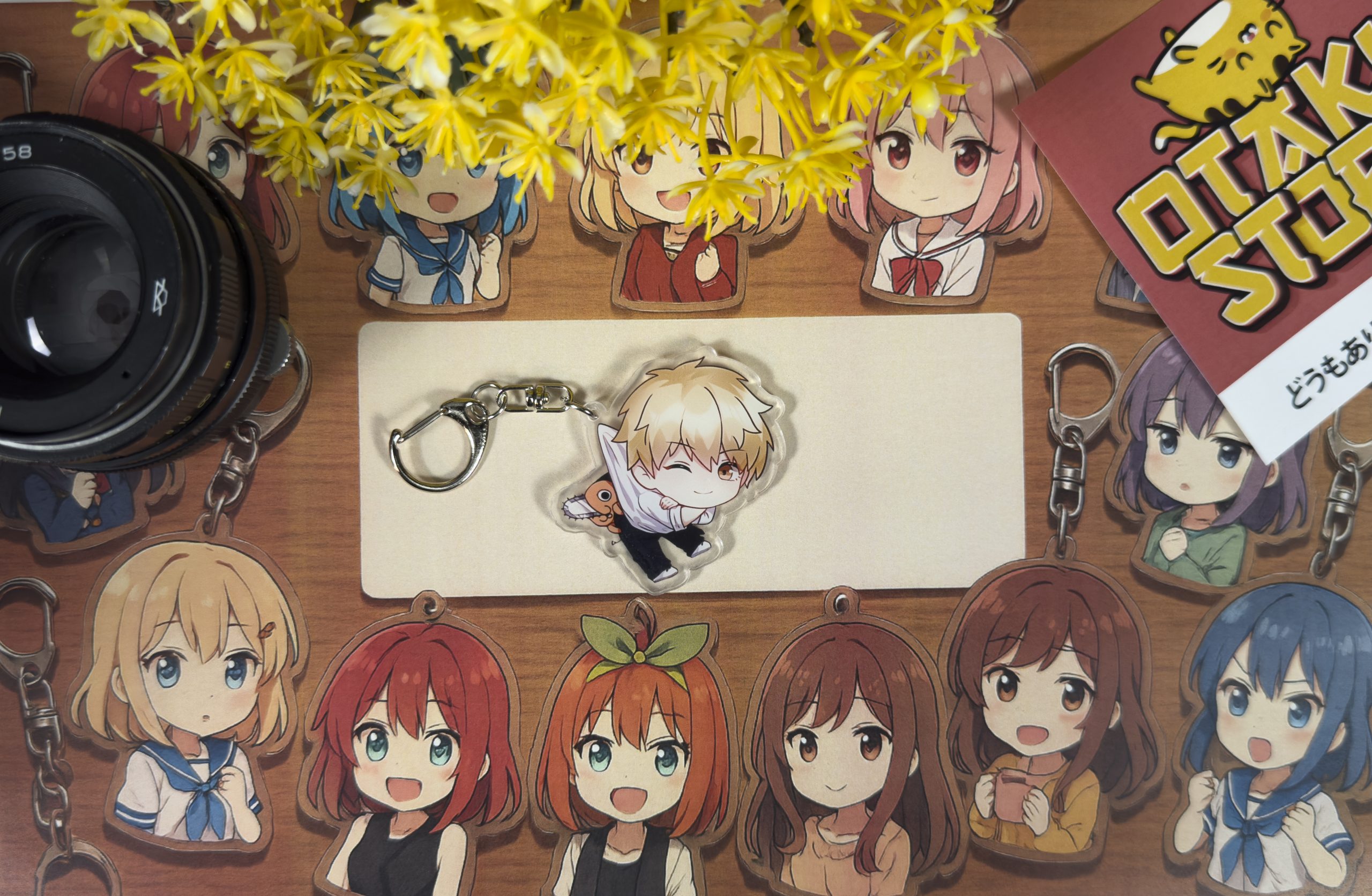 Breloc acrilic Chainsaw Man cu Denji și Pochita, accesoriu anime din acril durabil, print colorat pe ambele fețe, breloc anime premium pentru fani, breloc pentru chei și rucsac, DCSM keychain, merch Chainsaw Man disponibil pe OtakuStore.